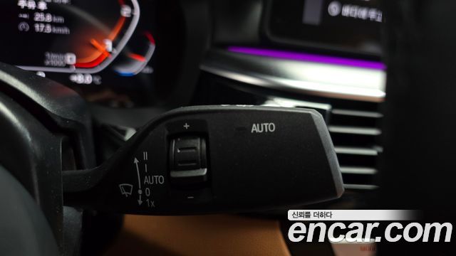 BMW 5-Series 2022 — photo 27