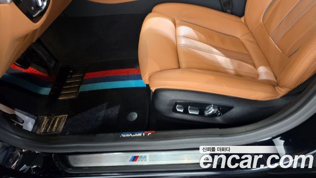 BMW 5-Series 2022 — photo 29