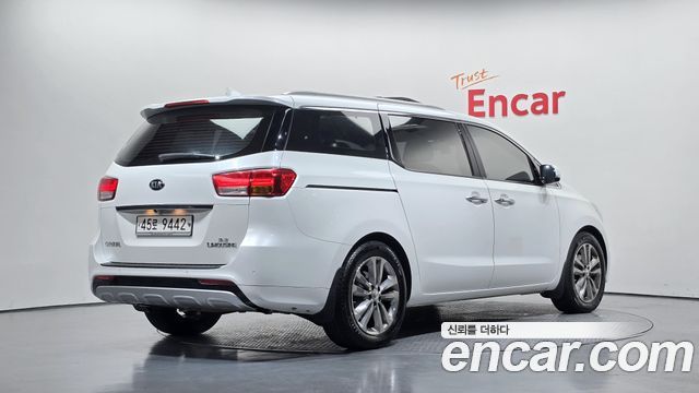 Kia Canival 2016 — photo 2