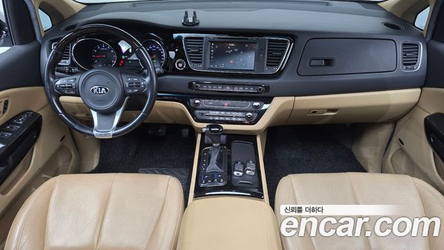 Kia Canival 2016 — photo 7