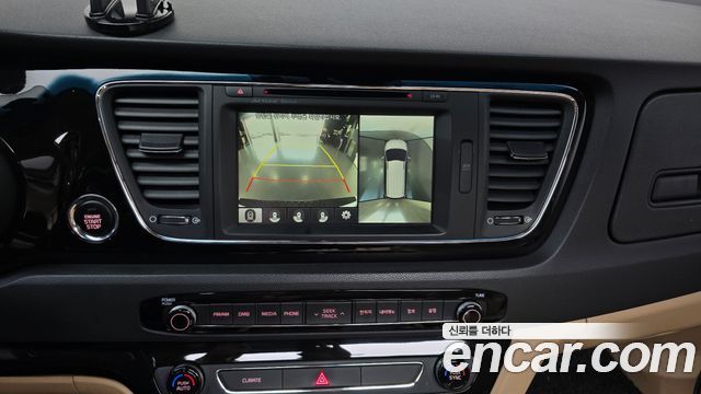 Kia Canival 2016 — photo 16