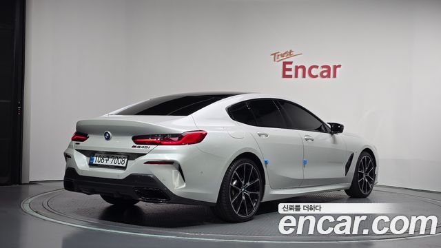BMW 8-Series 2021 — photo 2