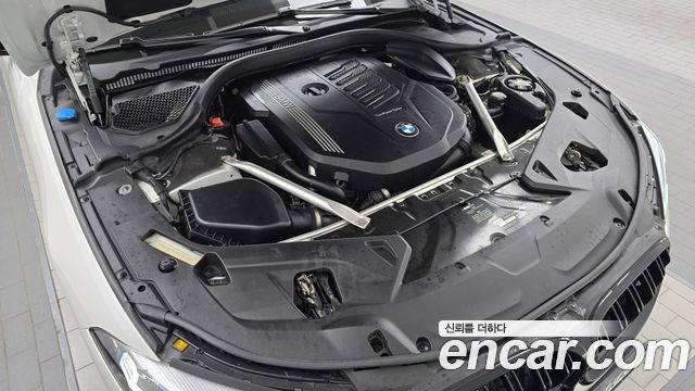 BMW 8-Series 2021 — photo 6