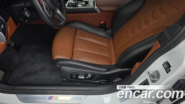 BMW 8-Series 2021 — photo 24