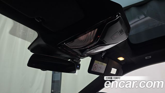 BMW 8-Series 2021 — photo 25