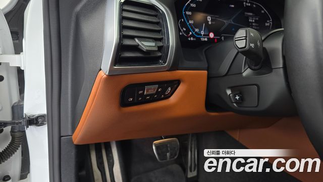 BMW 8-Series 2021 — photo 26