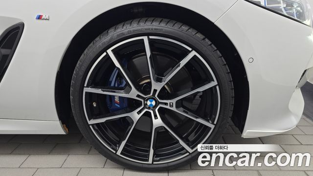 BMW 8-Series 2021 — photo 7