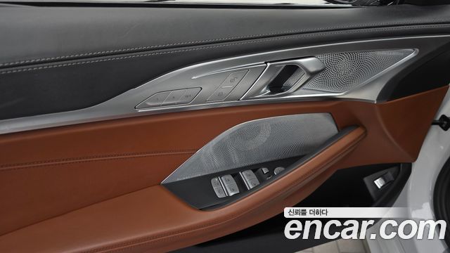 BMW 8-Series 2021 — photo 28