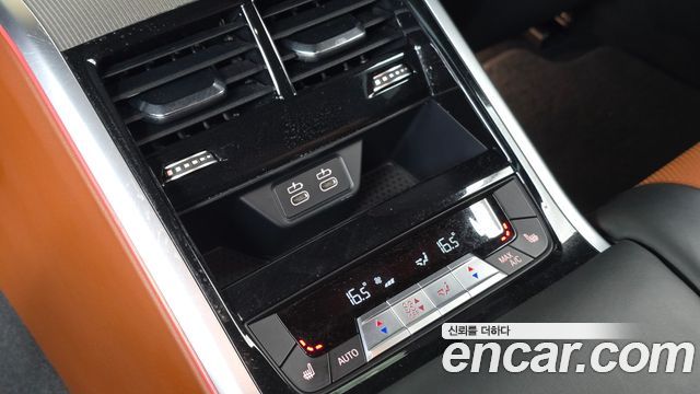 BMW 8-Series 2021 — photo 31
