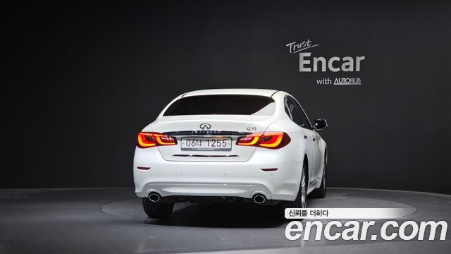 Infiniti Q70 2017 — photo 4