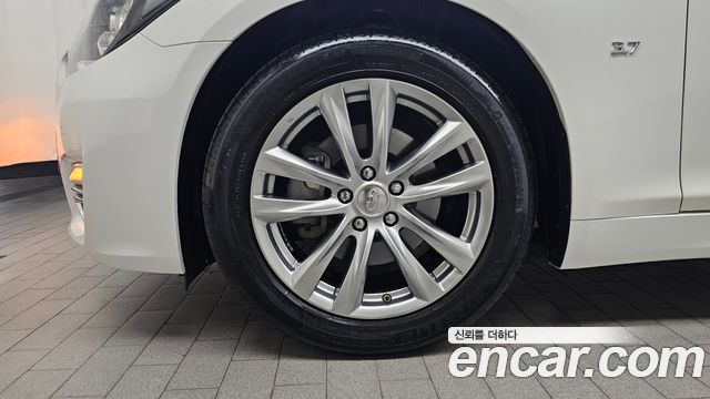Infiniti Q70 2017 — photo 5