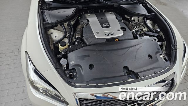 Infiniti Q70 2017 — photo 6