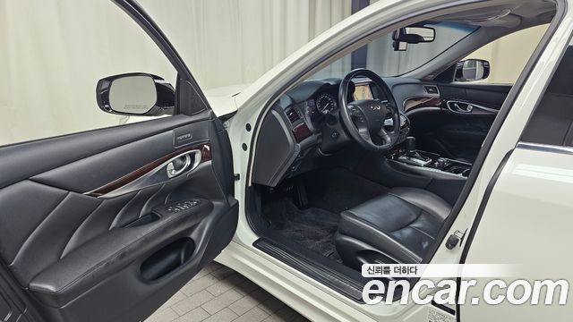 Infiniti Q70 2017 — photo 13