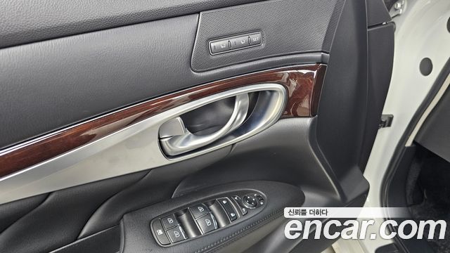 Infiniti Q70 2017 — photo 28