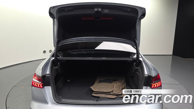 Audi A6 2020 — photo 26