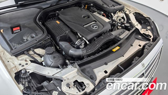 Mercedes-Benz E-Class 2017 — photo 6