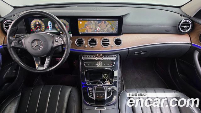 Mercedes-Benz E-Class 2017 — photo 7