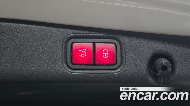 Mercedes-Benz E-Class 2017 — photo 17