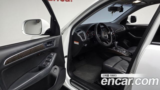 Audi Q5 2016 — photo 10