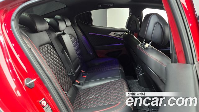 Genesis G70 2019 — photo 17