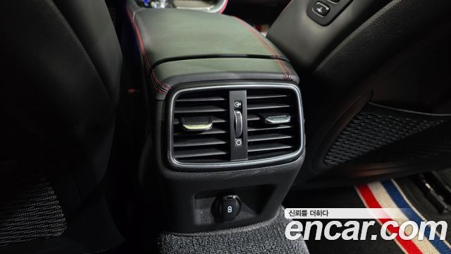Genesis G70 2019 — photo 36