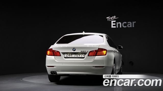 BMW 5-Series 2015 — photo 4