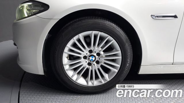 BMW 5-Series 2015 — photo 5