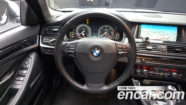 BMW 5-Series 2015 — photo 13