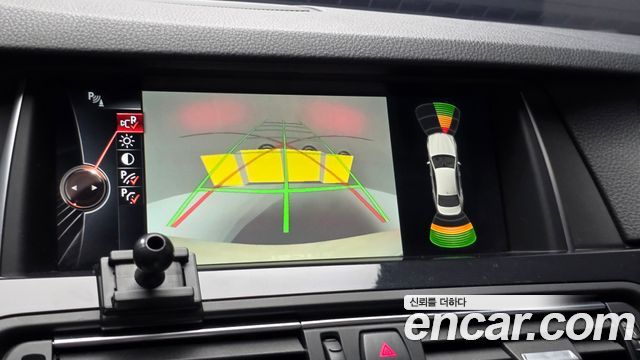 BMW 5-Series 2015 — photo 15