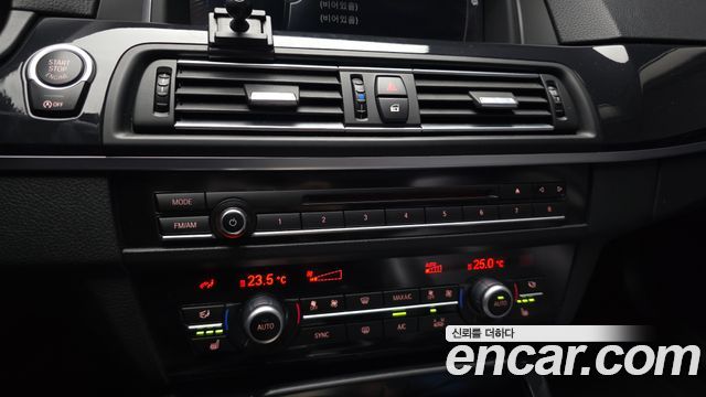 BMW 5-Series 2015 — photo 16