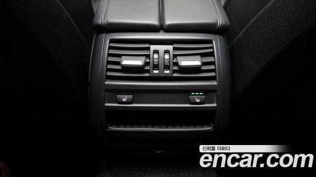 BMW 5-Series 2015 — photo 18