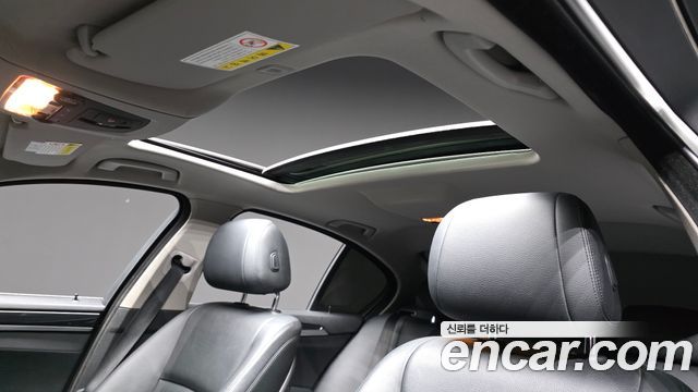 BMW 5-Series 2015 — photo 19