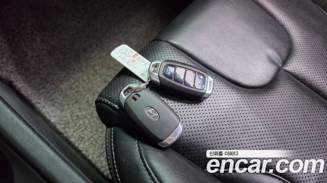 Hyundai Santafe 2019 — photo 21