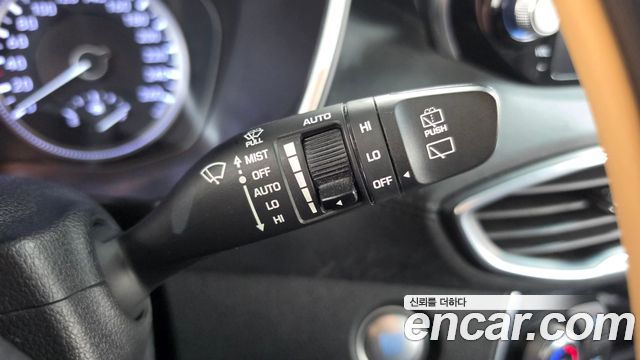 Hyundai Santafe 2019 — photo 28