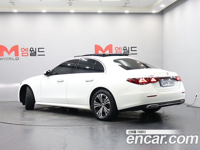 Mercedes-Benz E-Class 2024 — photo 4