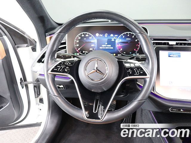 Mercedes-Benz E-Class 2024 — photo 15