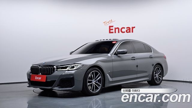 BMW 5-Series 2022 — photo 1
