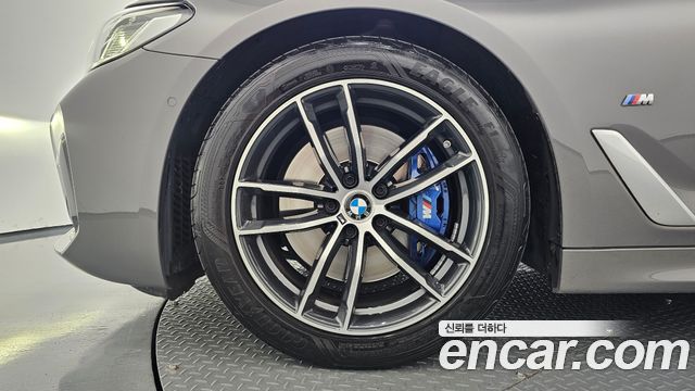 BMW 5-Series 2022 — photo 5