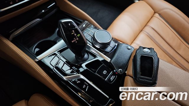 BMW 5-Series 2022 — photo 12