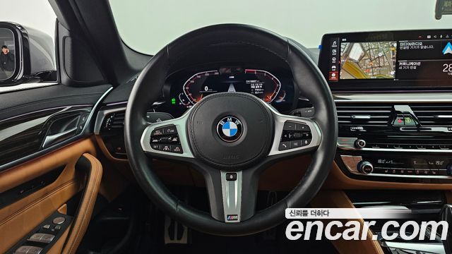 BMW 5-Series 2022 — photo 19