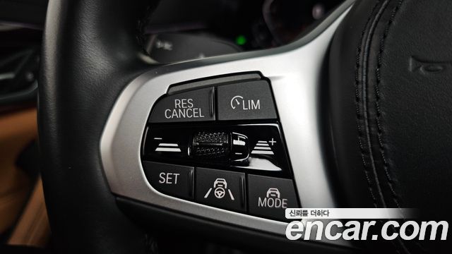 BMW 5-Series 2022 — photo 22