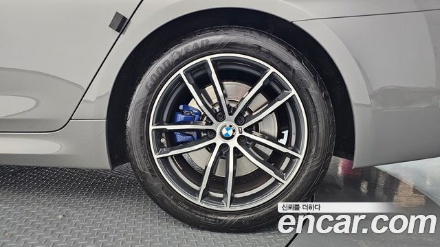 BMW 5-Series 2022 — photo 7