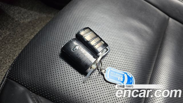 Kia K7 2014 — photo 21