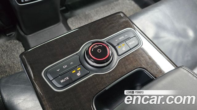 Kia K7 2014 — photo 31