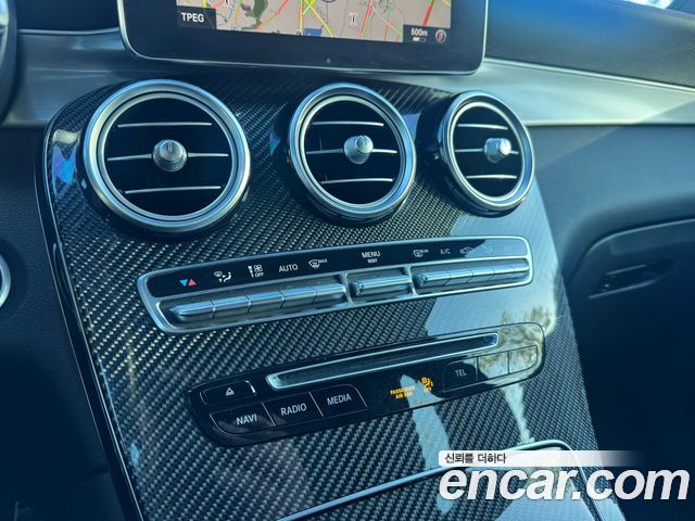 Mercedes-Benz GLC-Class 2018 — photo 16