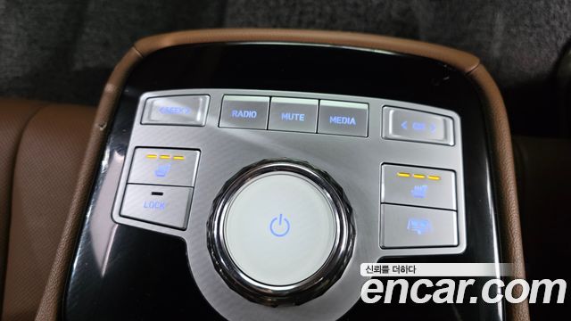 Genesis G80 2023 — photo 19