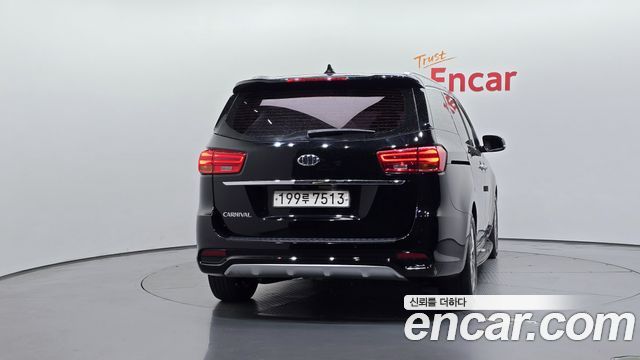 Kia Canival 2019 — photo 4
