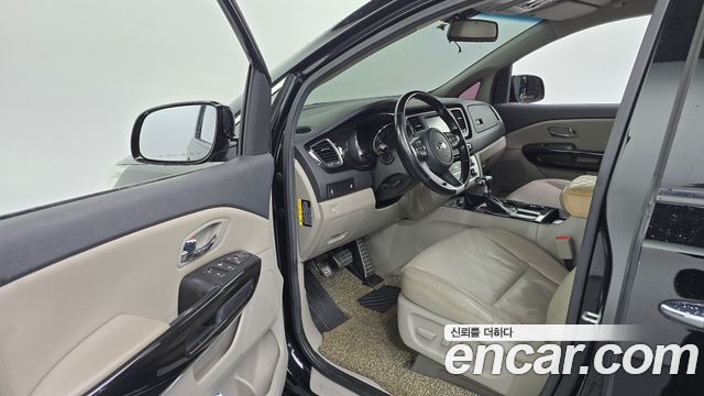 Kia Canival 2019 — photo 10
