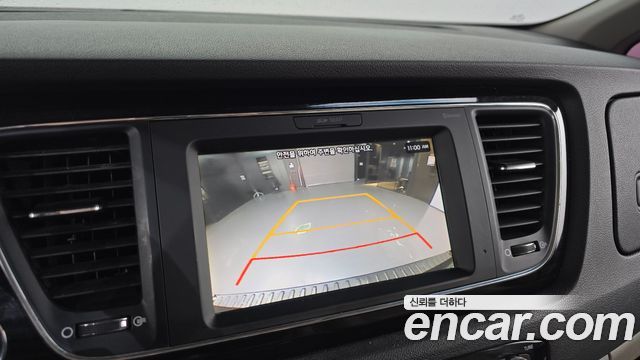 Kia Canival 2019 — photo 16