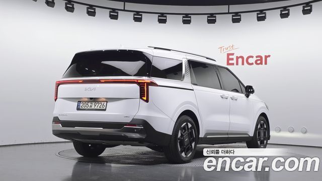Kia Canival 2024 — photo 2